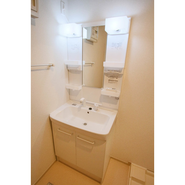 洗面設備　同じ建物の別のお部屋