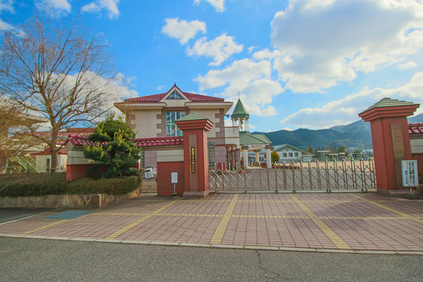 小学校　赤磐市立豊田小学校（小学校）まで593m