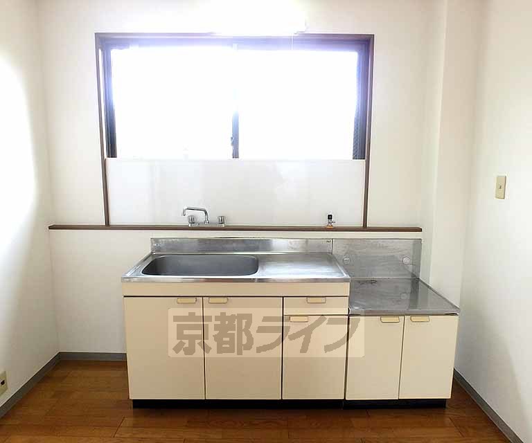 叡山電鉄鞍馬線 二軒茶屋駅 徒歩5分 4階建 築33年のキッチン写真