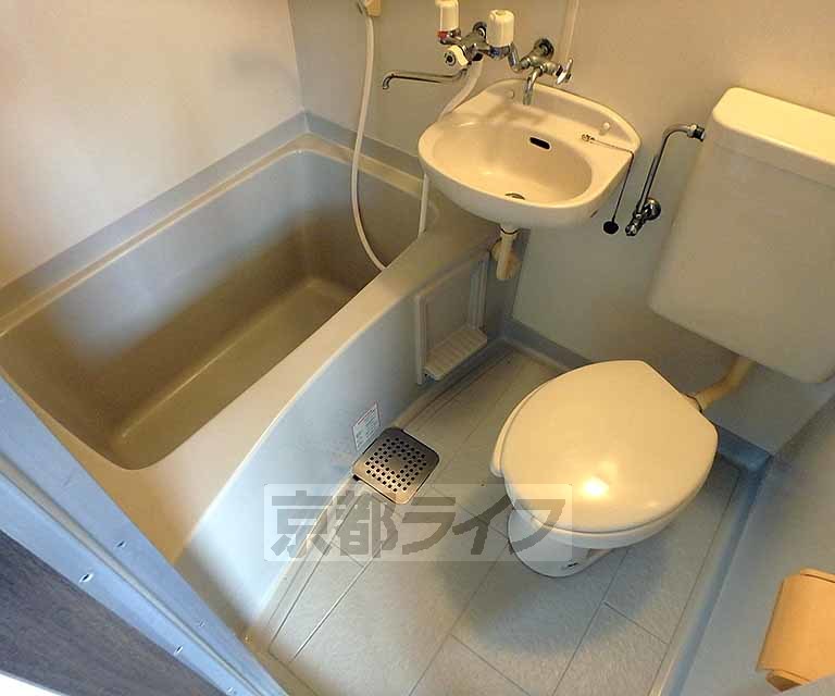 叡山電鉄鞍馬線 二軒茶屋駅 徒歩5分 4階建 築33年の風呂写真
