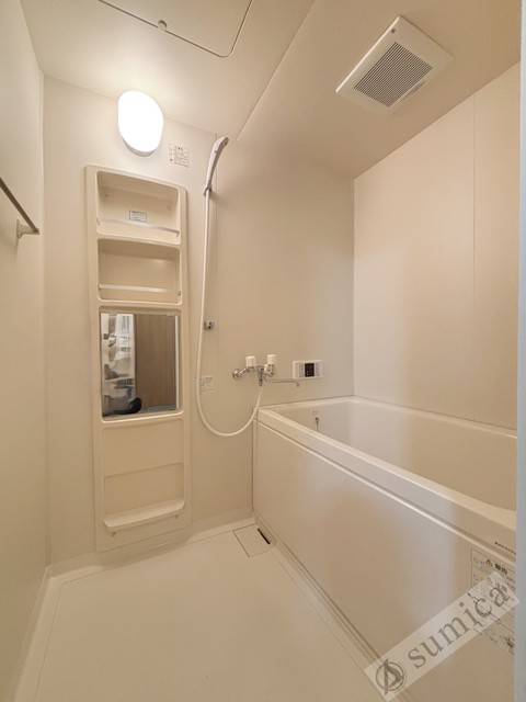 バス・シャワールーム　新しい浴室で湯船に浸かってゆったり♪♪