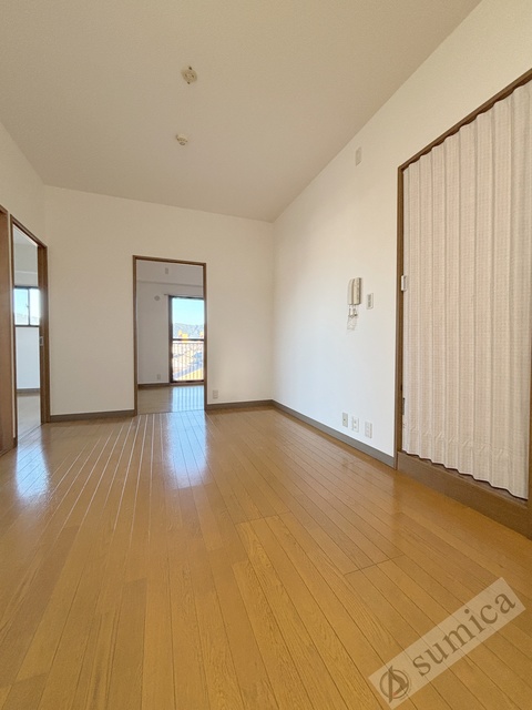 居室・リビング　日当たりのいいお部屋です♪