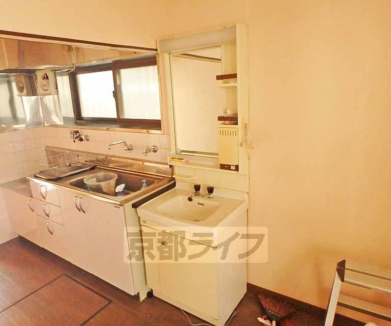 洗面設備　朝の支度はこちらでどうぞ