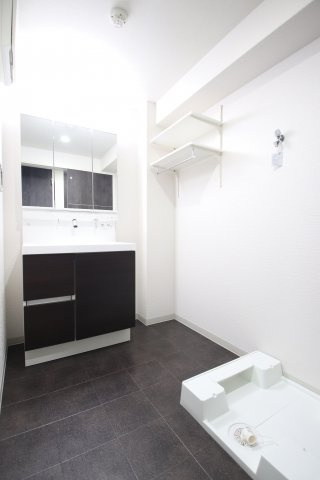 洗面設備　同シリーズ別物件の写真です