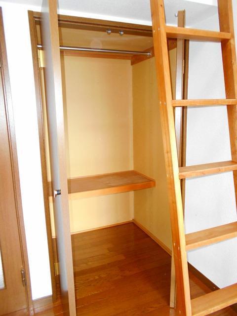 収納　ポール付、コート類の収納に
