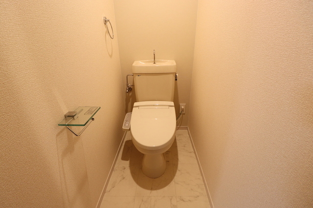 トイレ　温水洗浄暖房便座