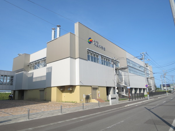 中学校　旭川市立中央中学校（中学校）まで1955m