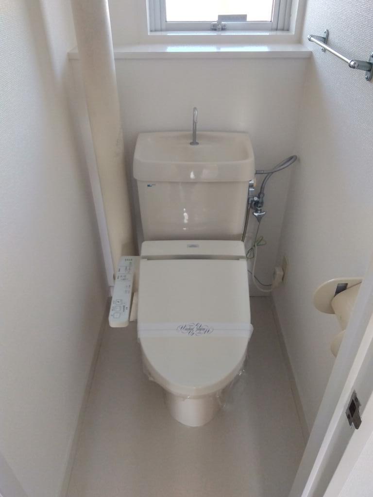 トイレ　温水洗浄便座