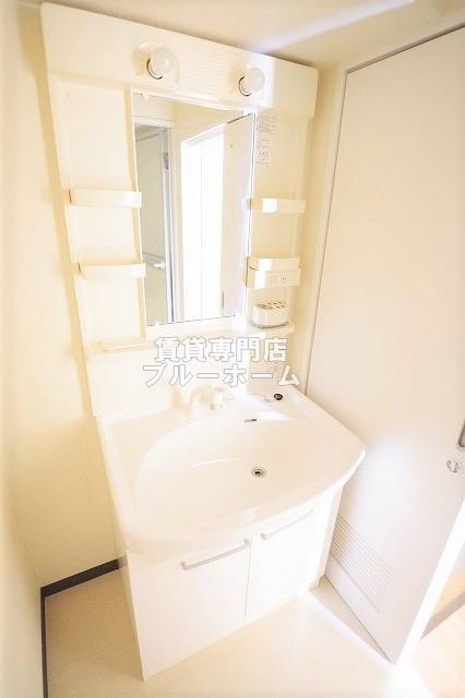 洗面設備　シャンプードレッサー付！