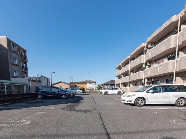 駐車場　隣同士で２台停められます