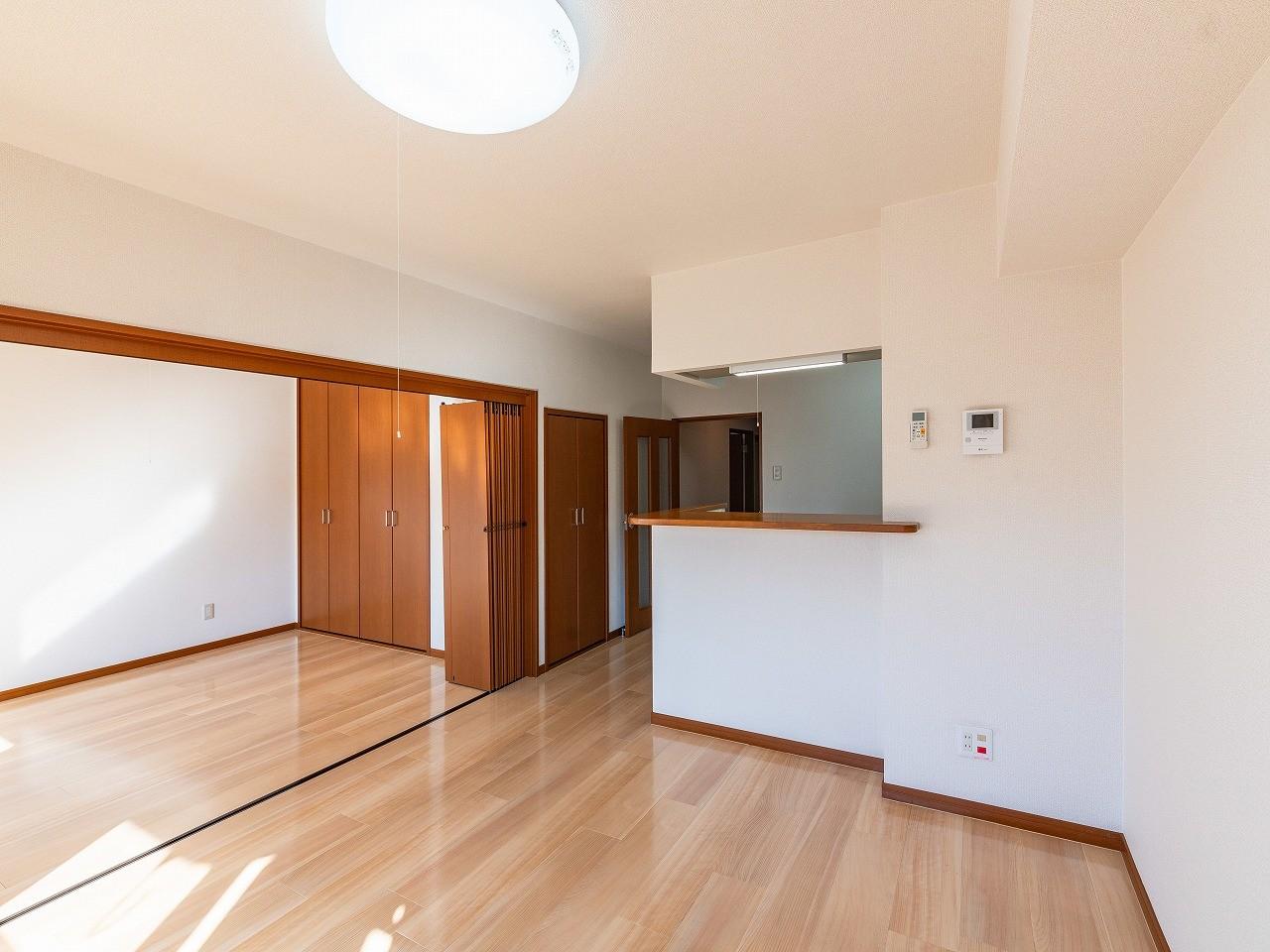 居室・リビング　間仕切り動かせば広く使えます