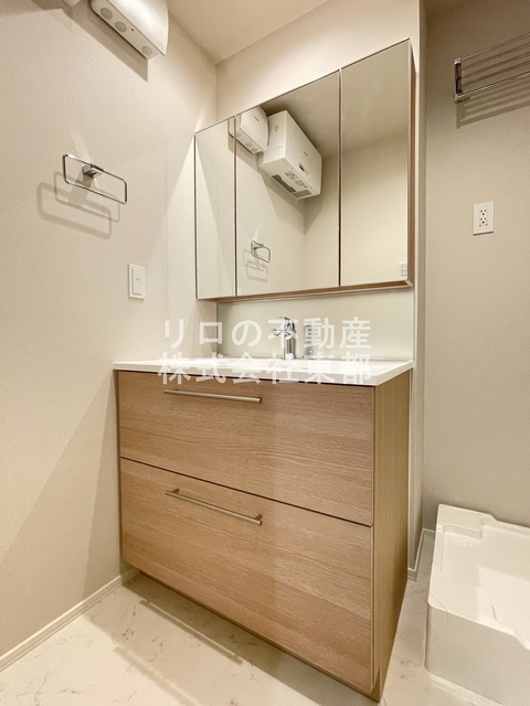 洗面設備　嬉しい洗面台は独立タイプ！