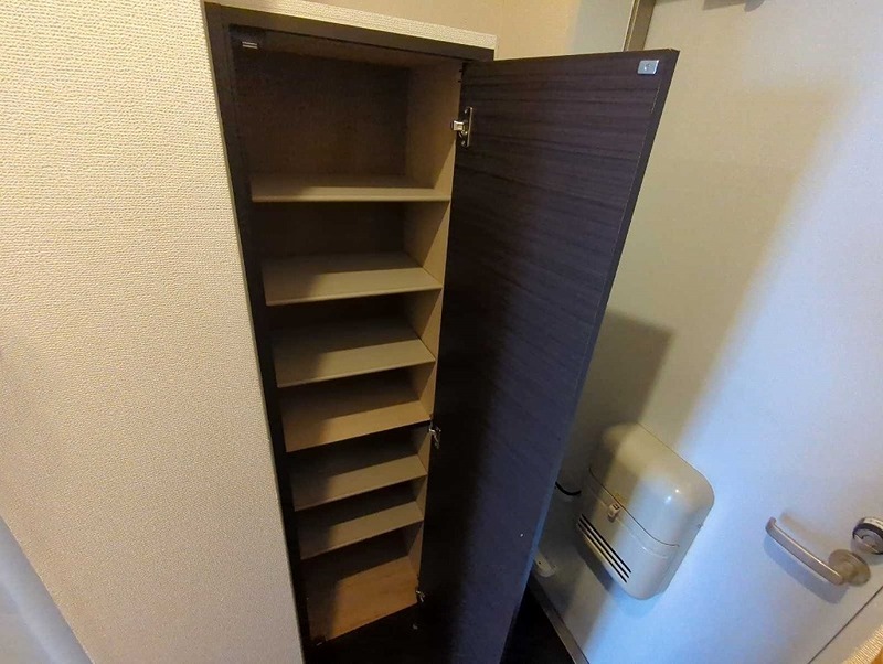 玄関　シューズBOX完備の玄関です。