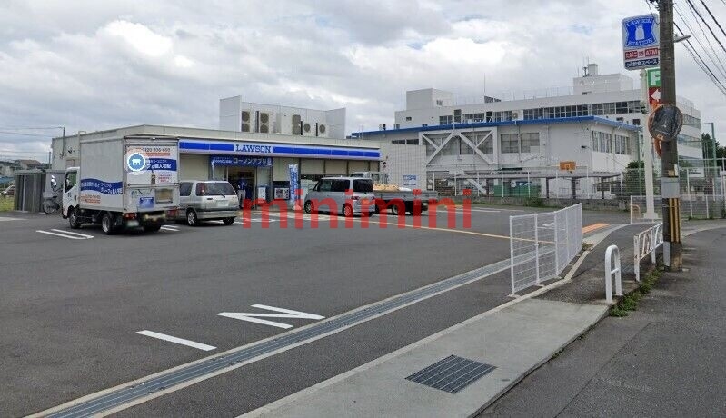コンビニ　ローソン高槻赤大路町店（コンビニ）まで302m
