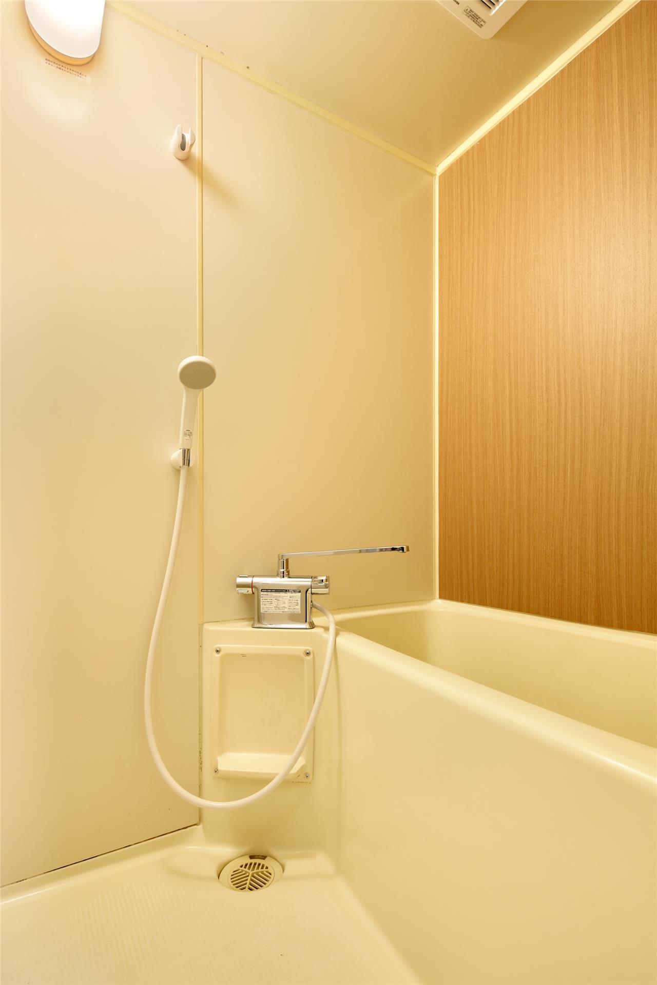 バス・シャワールーム　バスルーム（部屋タイプによって、異なります）