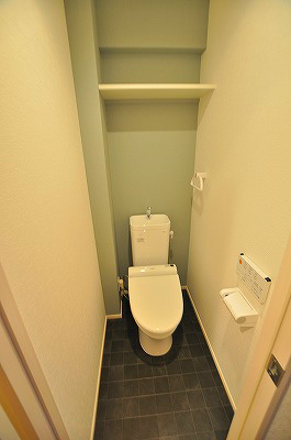 トイレ　温水洗浄便座付き