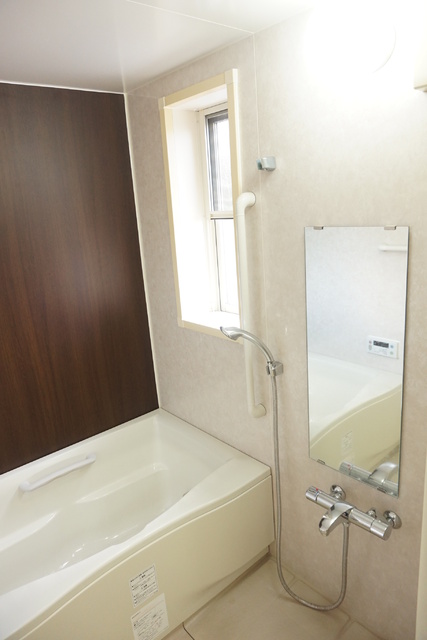 バス・シャワールーム　遅い帰りもぽかのぽかの追焚機能付！