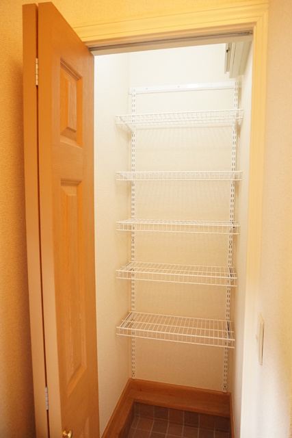 玄関　下駄箱収納付