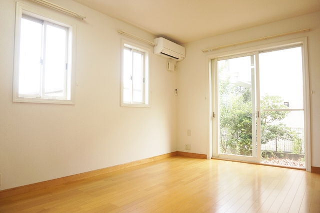 居室・リビング　ＤＫ８．４帖　２面採光！