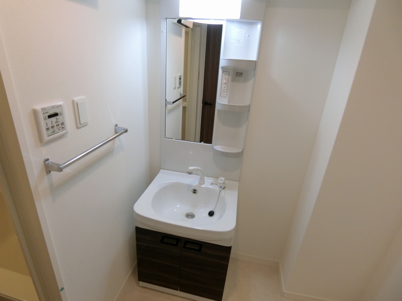 洗面設備　※反転タイプです。