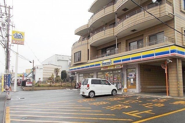 コンビニ　ミニストップ横須賀長坂店（コンビニ）まで825m