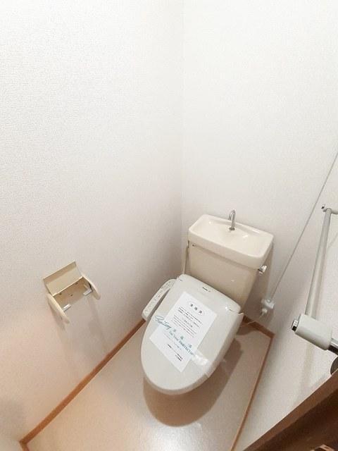 トイレ　温水洗浄便座