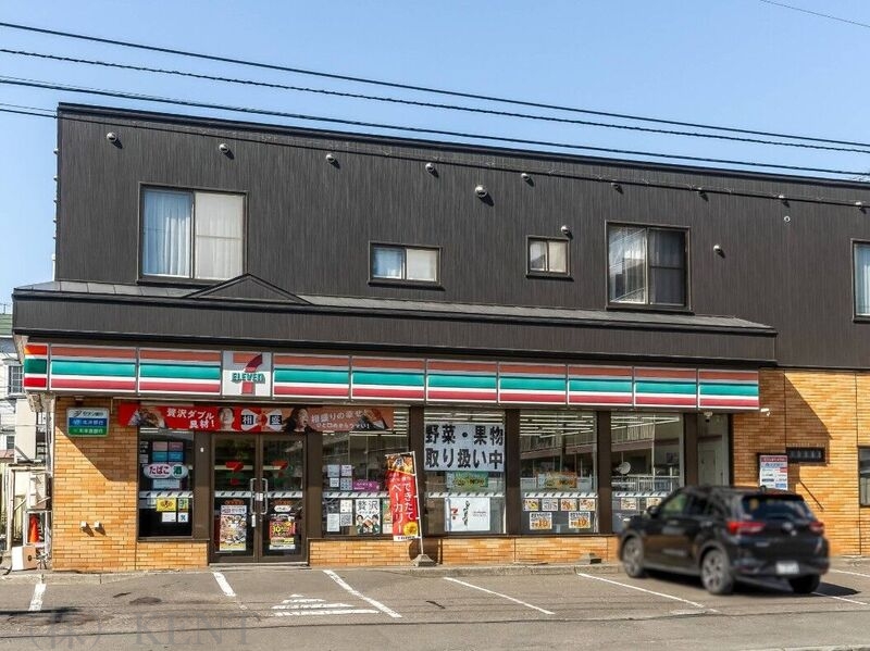 コンビニ　セブンイレブン札幌北32条店（コンビニ）まで137m