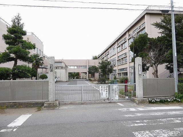 小学校　市立岩根小学校（小学校）まで650m