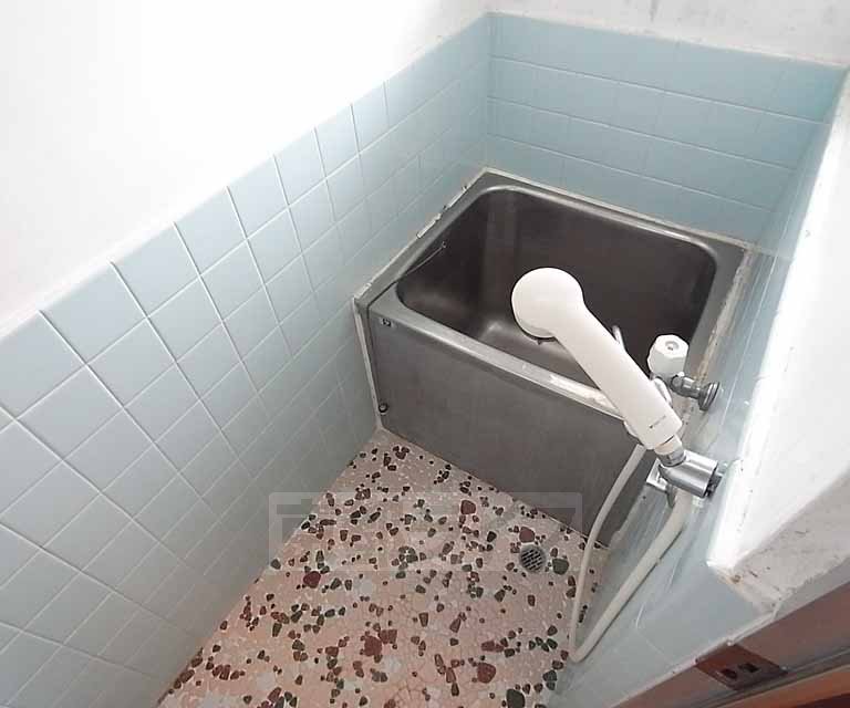 バス・シャワールーム　ゆったり浸かれます。