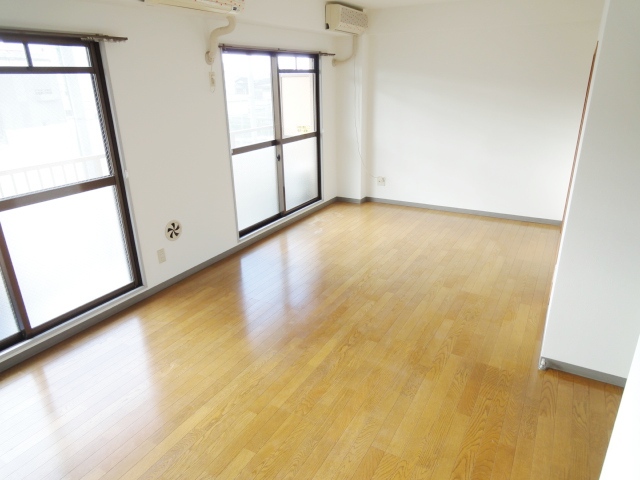 居室・リビング　別号室の写真です。