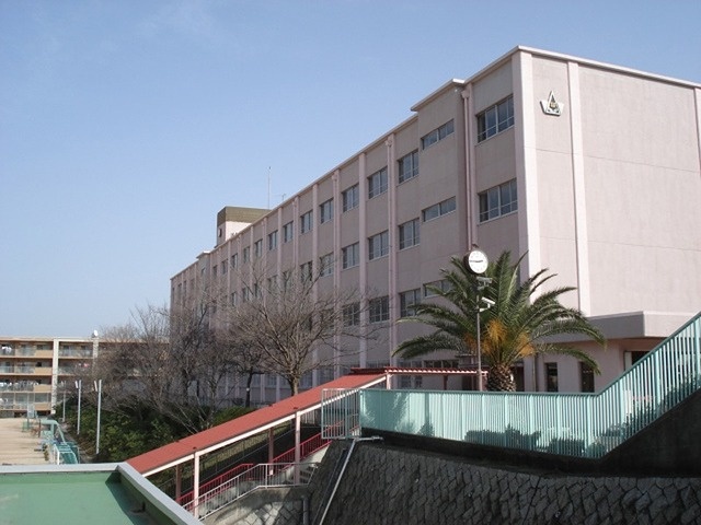 小学校　神戸市立横尾小学校（小学校）まで420m