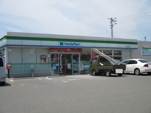 コンビニ　ファミリーマート西岐波店（コンビニ）まで750m