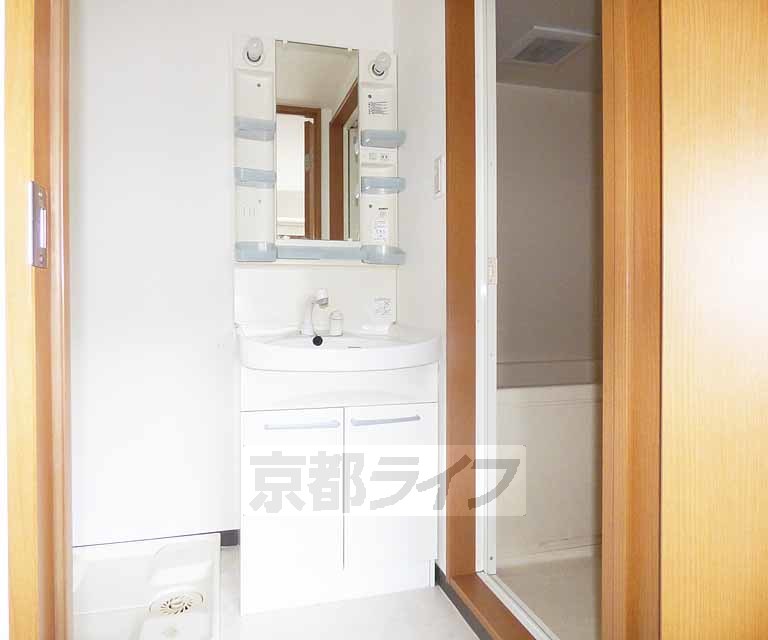 洗面設備　独立洗面台です。