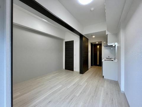 居室・リビング　室内