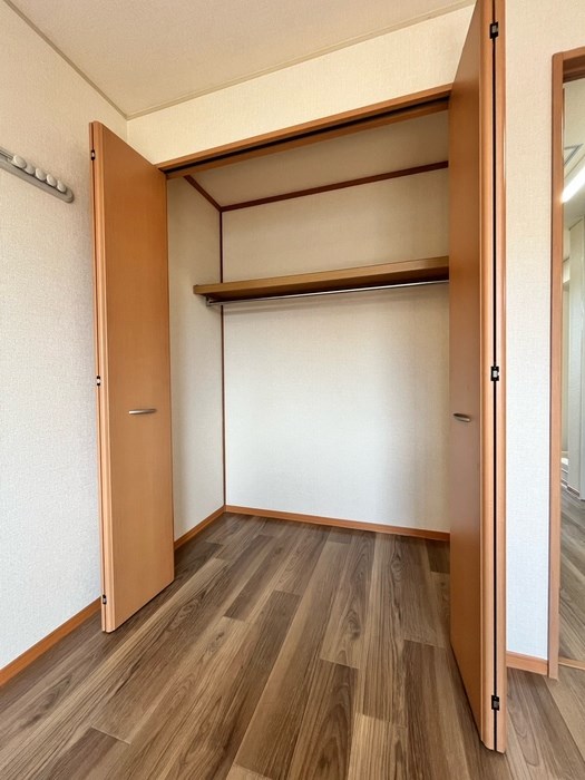 収納　奥行きがあり使い勝手の良い収納スペース