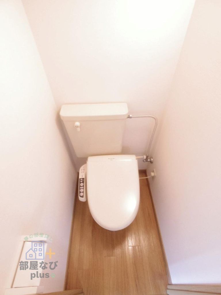 トイレ　※他号室写真です