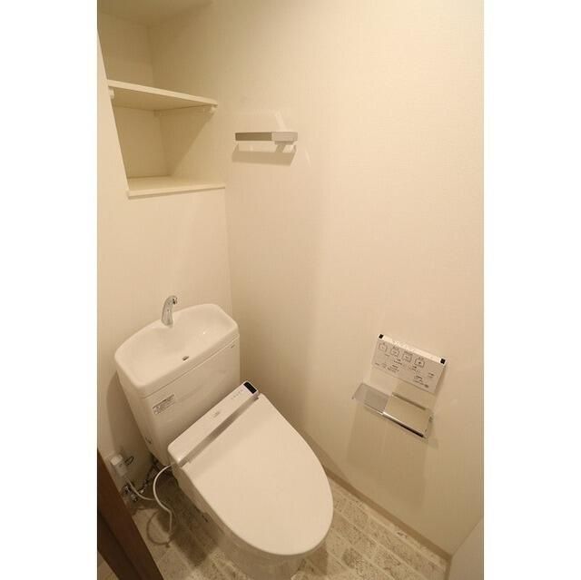 トイレ　清潔感のあるトイレです