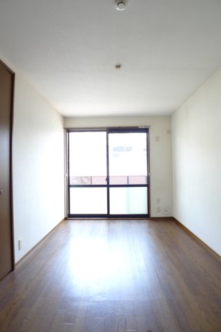 居室・リビング　使いやすい居間です