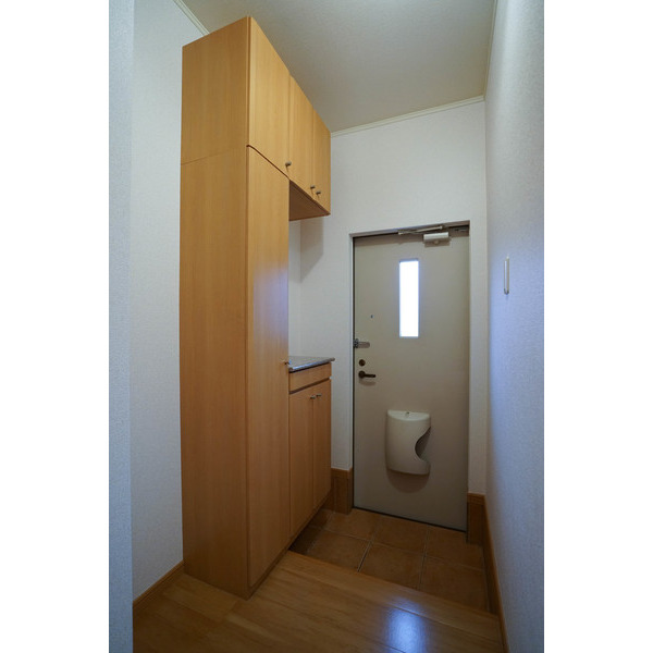 玄関　同じ建物の別なお部屋