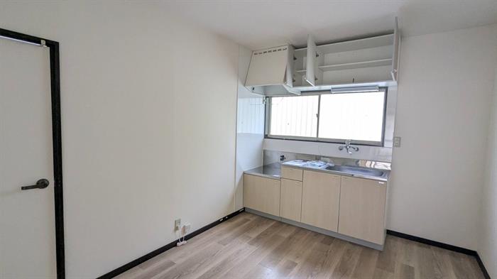 居室・リビング　5.7帖余裕のあるキッチンです♪