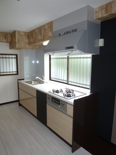 キッチン　同マンション内のリフォーム部屋写真