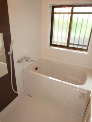 バス・シャワールーム　同マンション内のリフォーム部屋写真