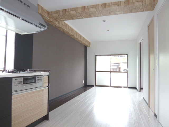 居室・リビング　同マンション内のリフォーム部屋写真