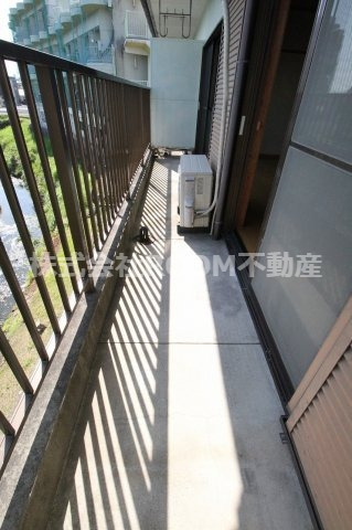 バルコニー　お洗濯にも便利なバルコニー付き