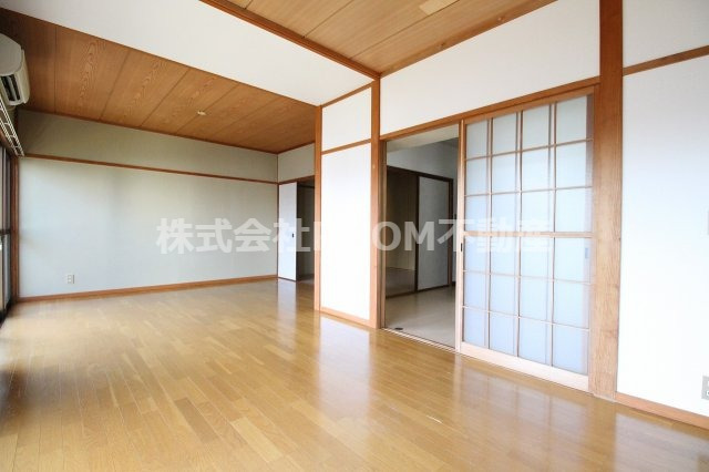 居室・リビング　ゆったりとした居間です