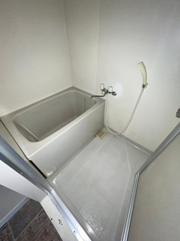 バス・シャワールーム　同物件、別号室の写真です。