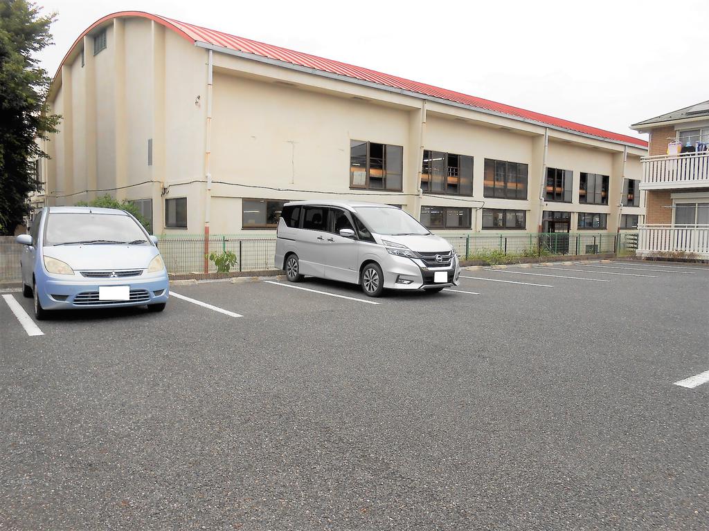 駐車場　広々駐車場！