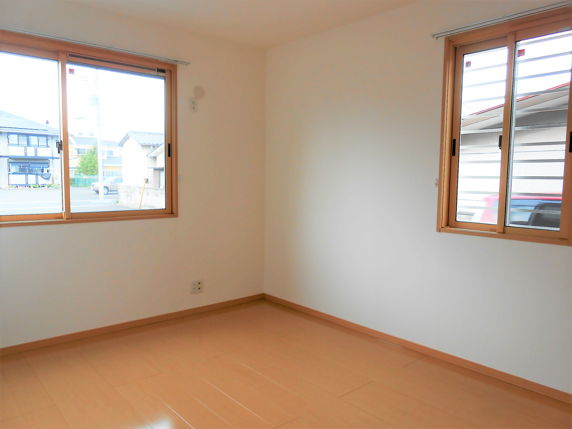 その他部屋・スペース　6帖の洋室です！2面採光で明るい室内です！