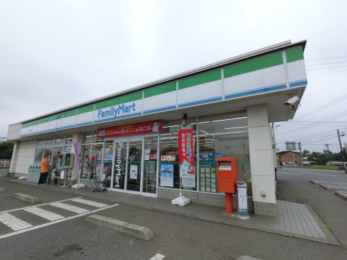 コンビニ　ファミリーマート 茂原本納店（コンビニ）まで647m