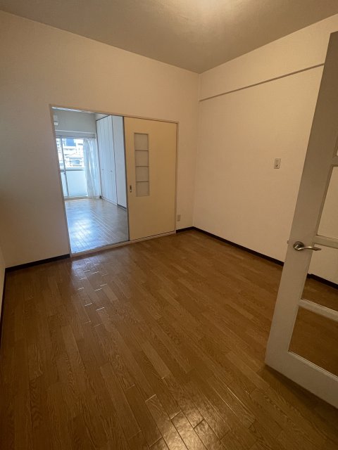 居室・リビング　同物件別号室の写真です。